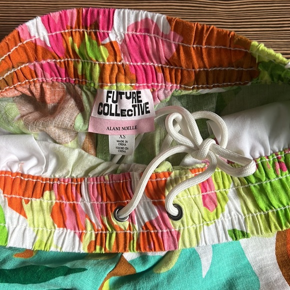Future Collective Linen Blend Colorful Floral Shorts Size Small - Picture 3 of 8